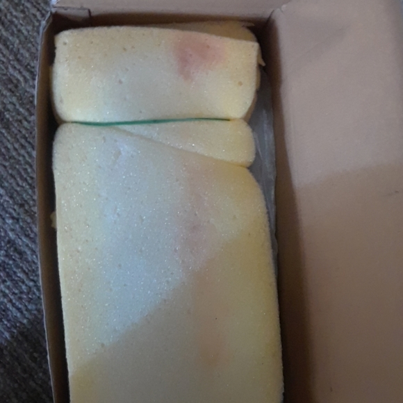 Volcanica Sculpted Candles (2) in a box - Picture 3 of 8